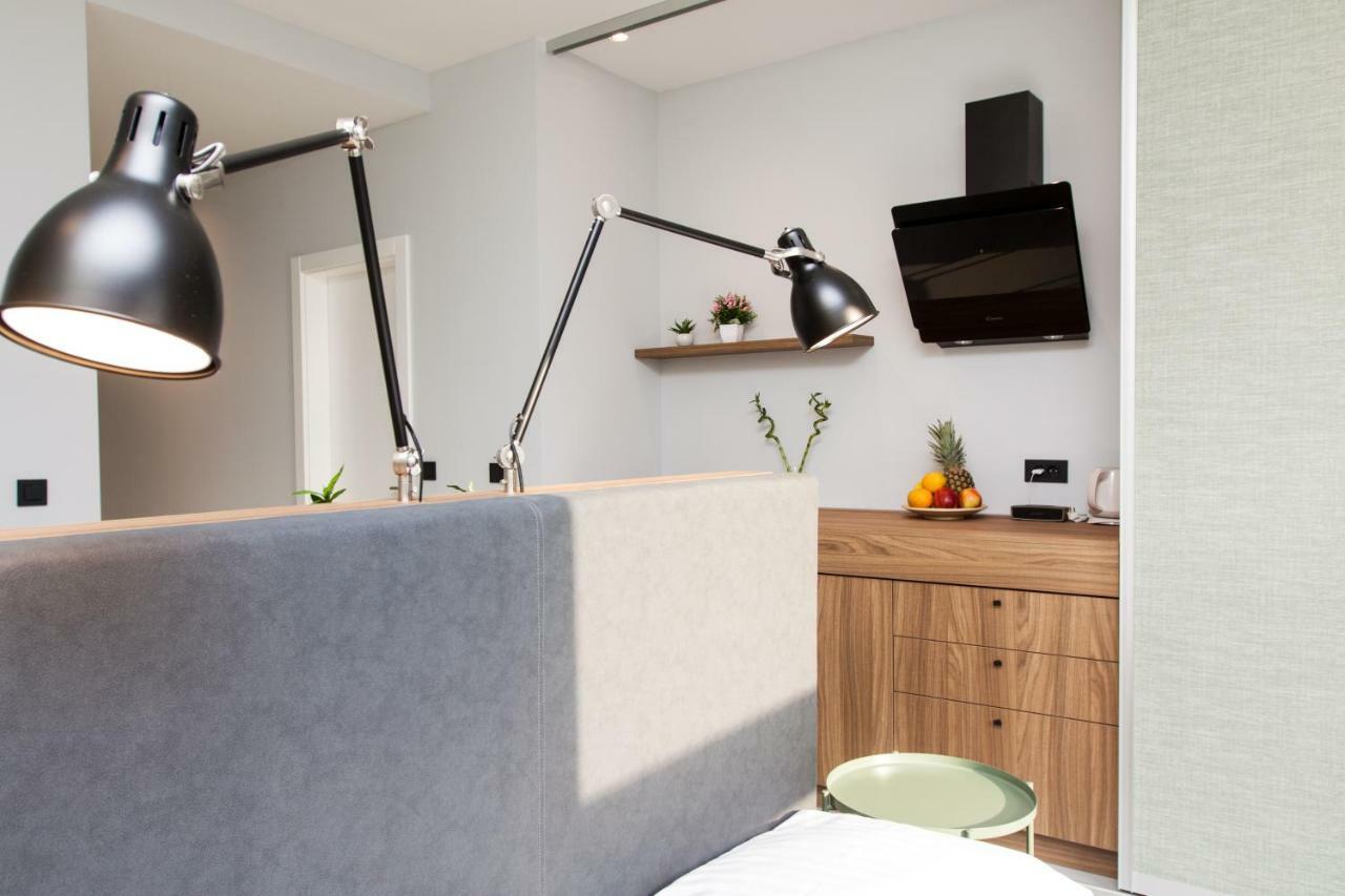 Rooms And Apartments Glossy Zagreb Exterior foto